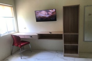 Quarto casal luxo | Espaço de trabalho para notebook, Wi-Fi de cortesia, roupa de cama