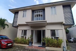 Exterior - Capital O 94128 The Bale Teras't (Colomadu)