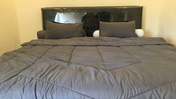 Deluxe Double Room | Laptop workspace, WiFi (free), bed sheets