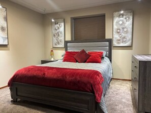 6 chambres, fer et planche à repasser, Wi-Fi, draps fournis