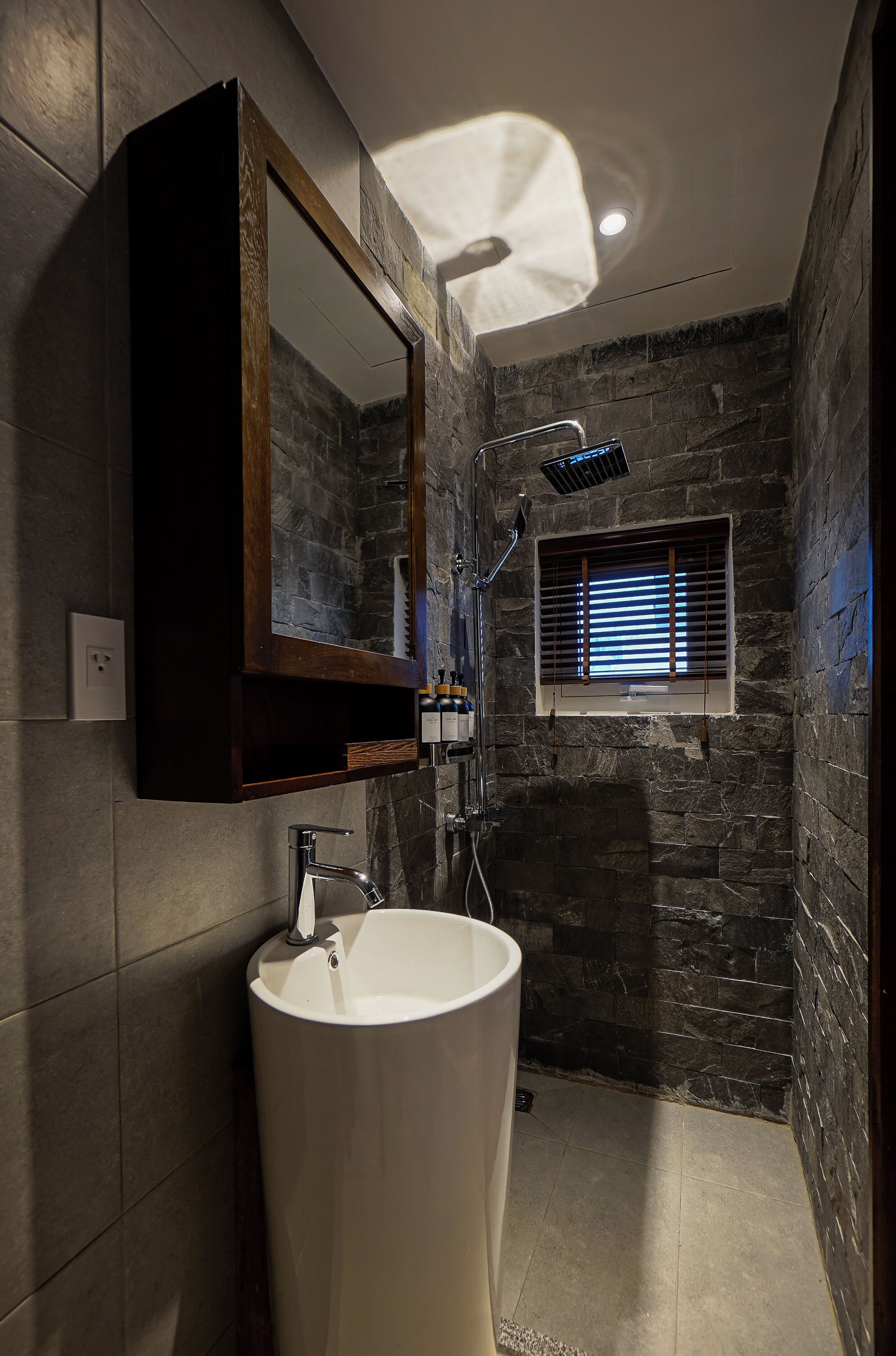 Ducha, cabezal de ducha tipo lluvia, artículos de tocador de diseñador