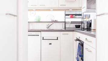 Micro-ondes, four, plaque de cuisson, lave-vaisselle