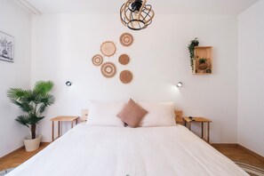 2 bedrooms, desk, WiFi, bed sheets - City central comfort (Lausanne)