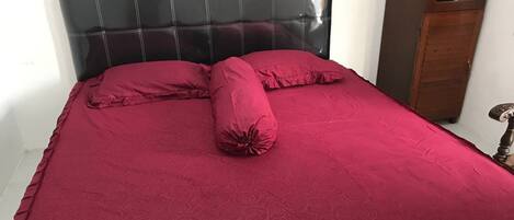 Standard Double Room | Bed sheets
