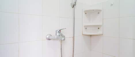 Douche, serviettes fournies