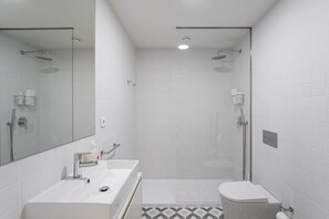 Shower, hair dryer, towels - GuestReady - A fantastic home in Porto (Boavista)