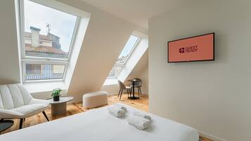 Fer et planche Ă repasser, accĂšs Internet, draps fournis