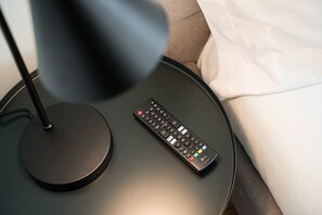 Strykjärn/strykbräda, internet och sängkläder