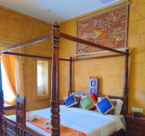 Quarto luxo | 1 quarto, Wi-Fi de cortesia