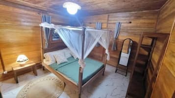 2 makuuhuonetta, silitysrauta/-lauta, vuodevaatteet