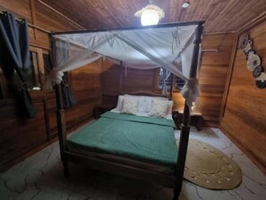 2 bedrooms, iron/ironing board, bed sheets