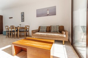 Living area - Sunlit Cozy Apartment (Larnaca)