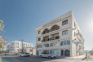 Exterior - Sunlit Cozy Apartment (Larnaca)