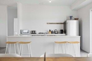 Microwave, oven, stovetop, coffee/tea maker