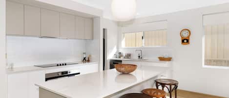Deluxe House, Multiple Beds, Non Smoking | Private kitchen | Full-size fridge, microwave, oven, stovetop