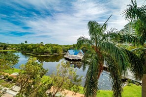 Property grounds - The Beachy Blues Suite - Casa Costa 308S, Pools, Jacuzzi, Beach, & Dog Friendly (Boynton Beach)