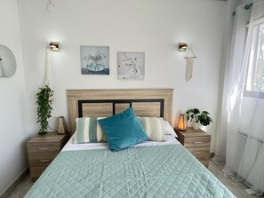 2 室のベッドルーム、アイロン / アイロン台、インターネット、ベッドシーツ