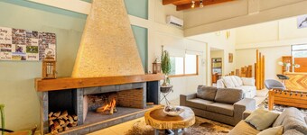 Scenic Haven Cozy Pet Friendly Retreat