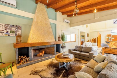 Scenic Haven Cozy Pet Friendly Retreat