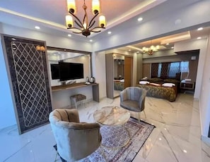 In-room safe, blackout curtains, free WiFi - Alp Ateş Suit (Ayvacik)