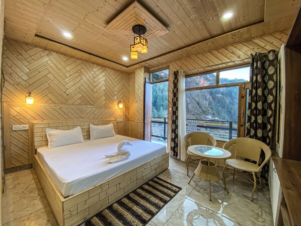 Escritorio y espacio para trabajar con laptop