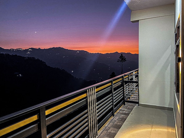 Deluxe-Doppelzimmer, Balkon, Bergblick | Ausblick vom Zimmer