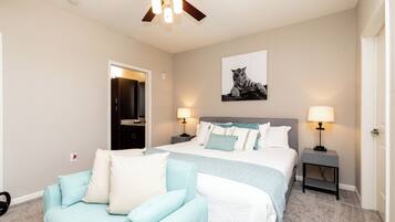 2 chambres, fer et planche à repasser, Wi-Fi, draps fournis