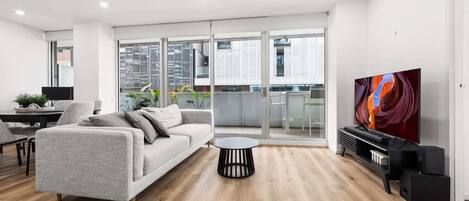 テレビ、書斎 / ワークスペース