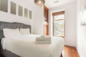 6 bedrooms, iron/ironing board, free WiFi, bed sheets