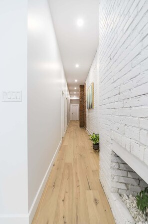 Interior - La Perle – Elegance, Luxury Space & Comfort, 4 Br (Montréal)