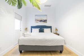 4 bedrooms, desk, iron/ironing board, travel cot