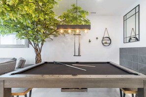 Game room - La Perle – Elegance, Luxury Space & Comfort, 4 Br (Montréal)