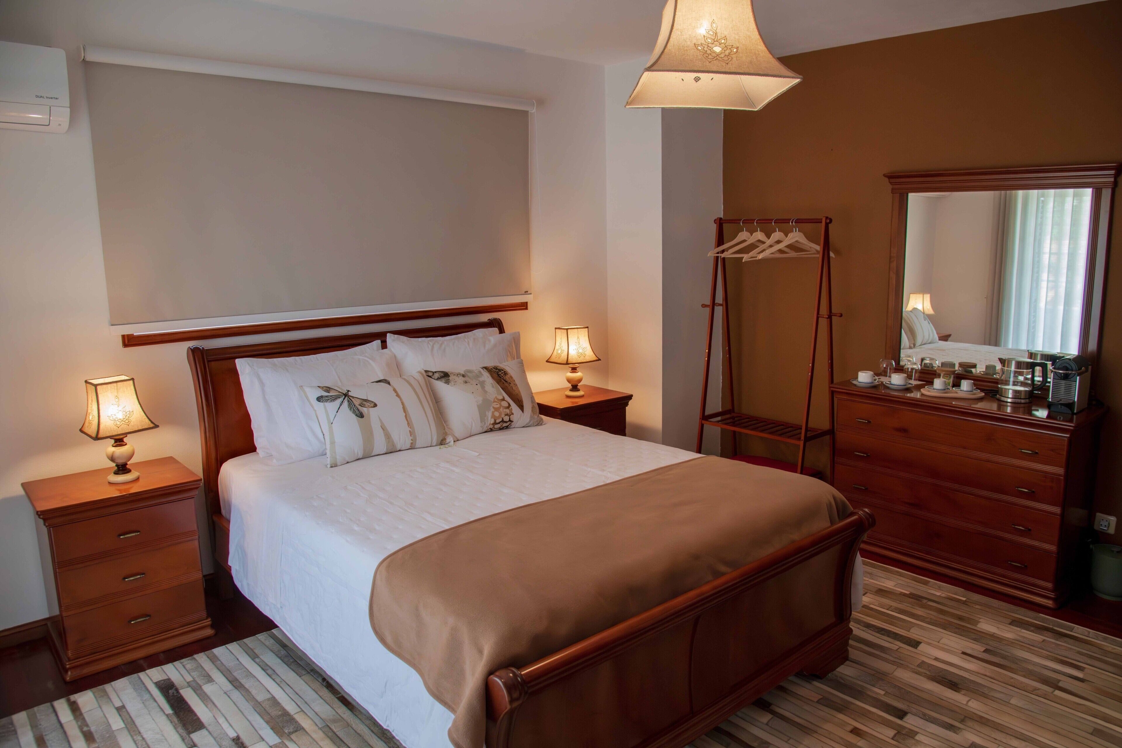 2 quartos, Wi-Fi de cortesia, roupa de cama