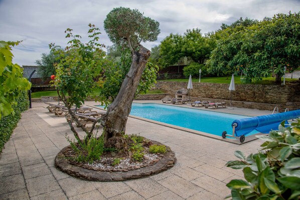 A heated pool - Room 'Quarto Ferreirinha' with Mountain View, Wi-Fi and Air Conditioning (Macedo de Cavaleiros)