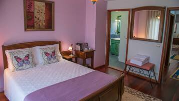 1 quarto, Wi-Fi de cortesia, roupa de cama