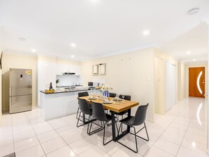 تناول الطعام