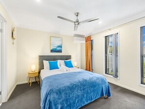 3 bedrooms, desk, iron/ironing board, WiFi