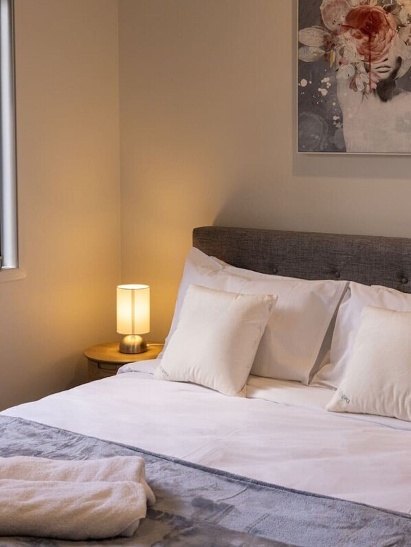 3 عدّة غرف نوم ومكتب ومكواة/لوح كي وواي فاي