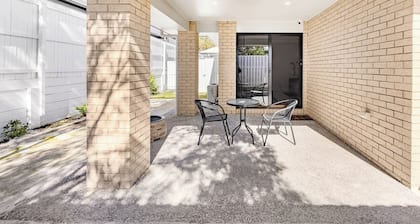 3 Mins to mall/ NEW Cozy 3-bed Home/Easy access
