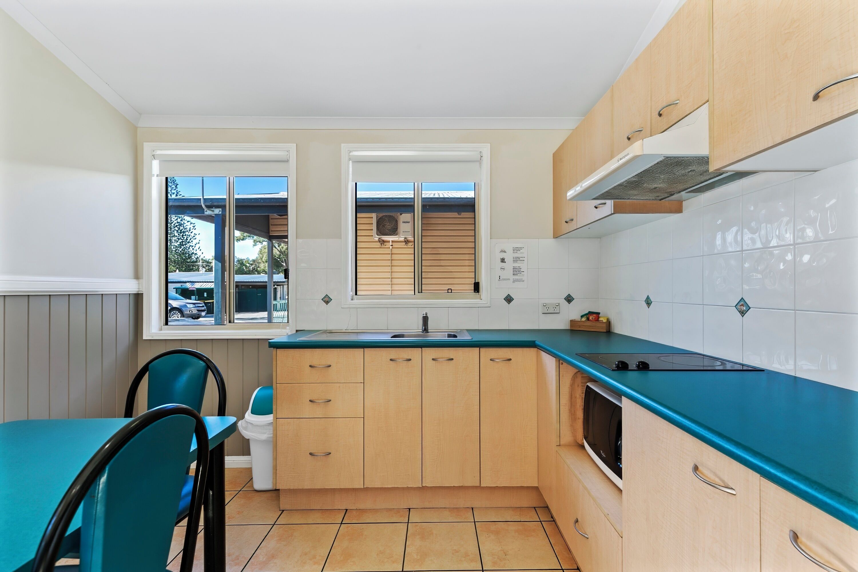 Full-sized fridge, microwave, stovetop, toaster