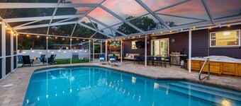 Epic Indoor Slide! Pool|Hot Tub|Mini Golf|Fire Pit