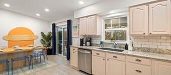 Epic Indoor Slide! Pool&Hot Tub~Mini Golf~Fire Pit