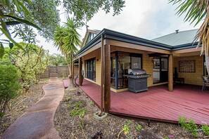 Exterior - Sky Blue Retreat (Dalyellup)