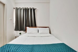 豪華單棟房屋, 1 張加大雙人床 | 房內夾萬、書桌、遮光窗簾/窗簾、隔音