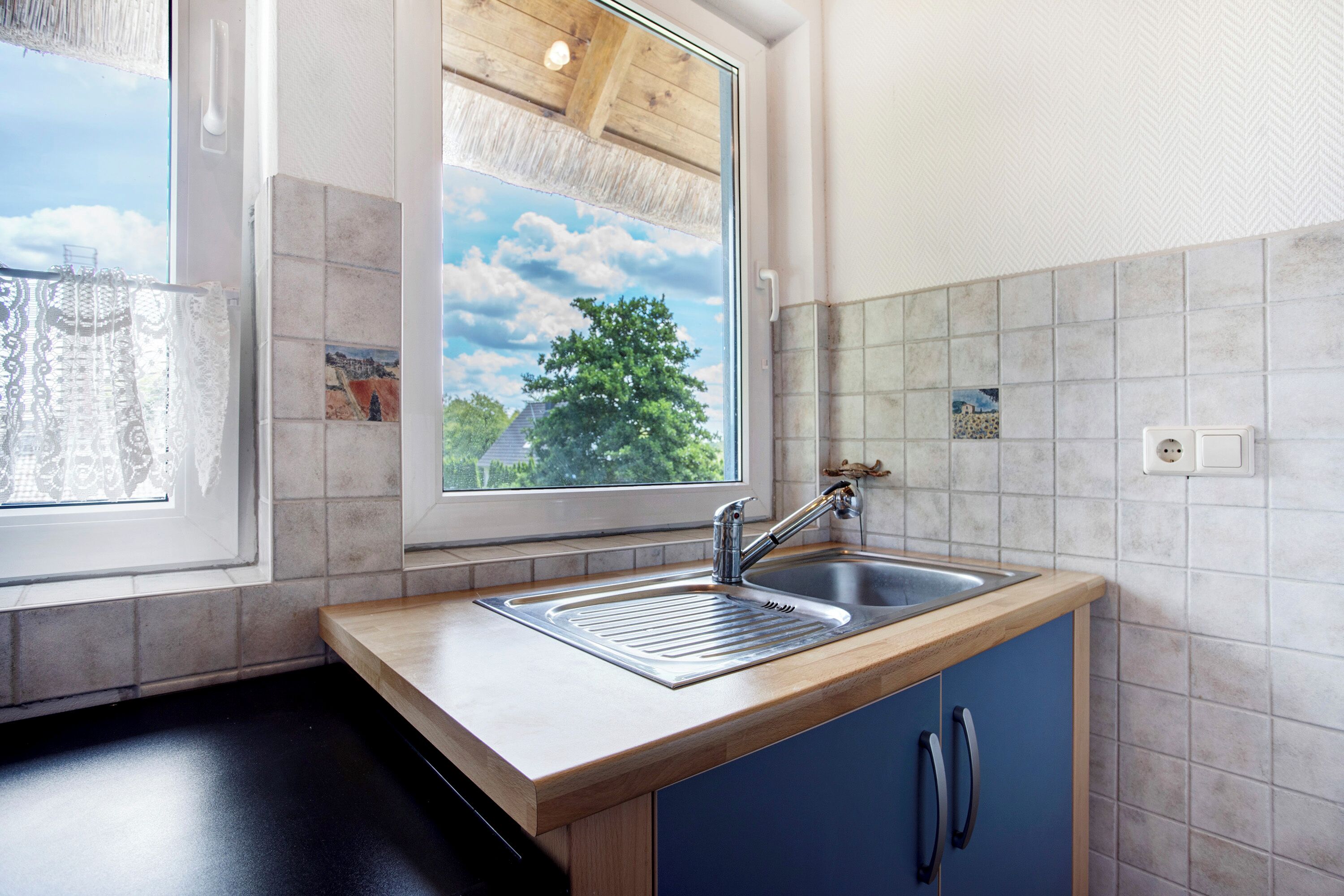 Frigorífico, horno, placa de cocina y lavavajillas