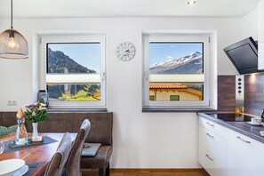 Dining - Apartment 'Berghoamat Nauders' with Mountain View, Private Terrace and Wi-Fi (Nauders)