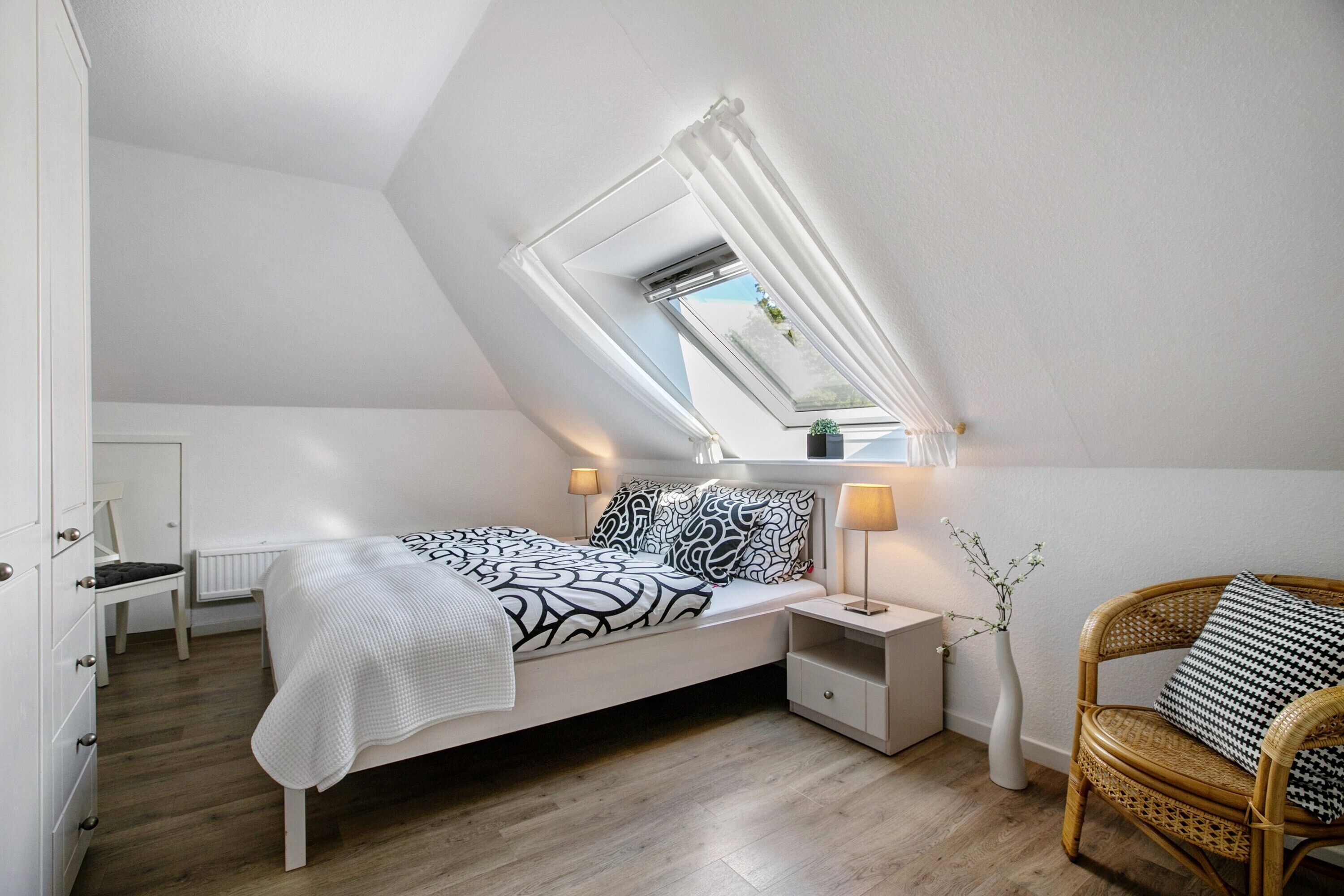 2 bedrooms, WiFi (free), bed sheets