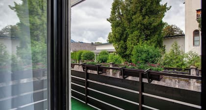 Ferienwohnung 'Alpina' mit Bergblick, Gemeinschaftsterrasse und Wi-Fi