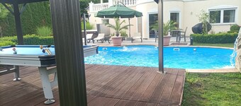 Apartment 'Wohlfühloase Ermreuth' with Mountain View, Private Pool and Wi-Fi