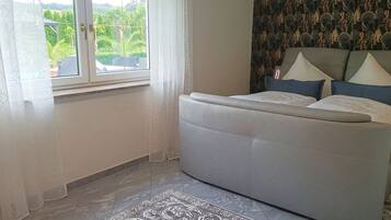 2 bedrooms, free WiFi, bed sheets